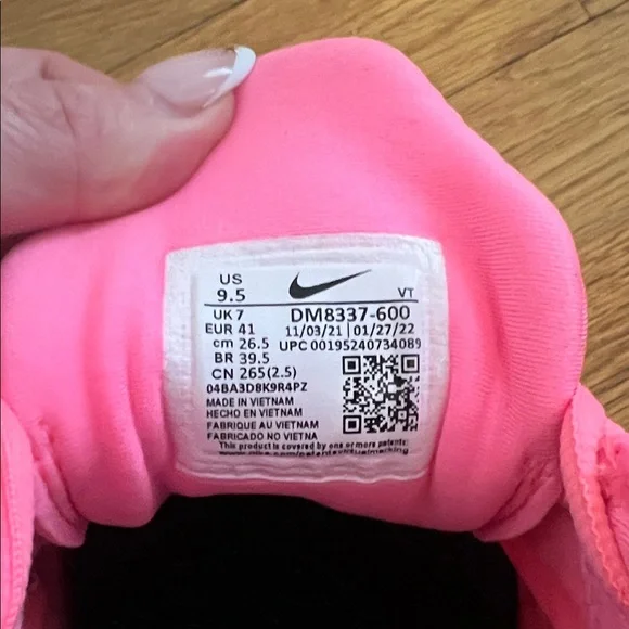 Nike Women's Bright Pink/Coral Air VaporMax Sneakers - Picture 2 of 4